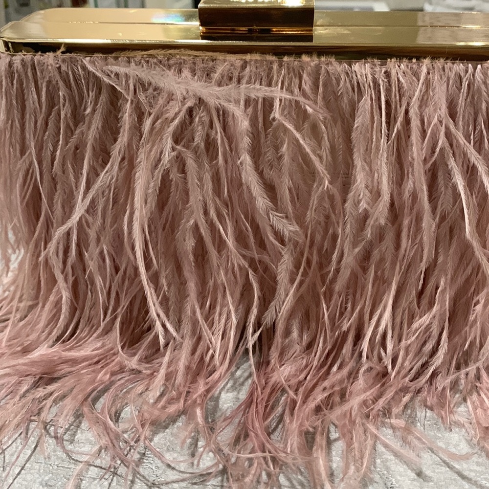 Fancy oloabero evening purse gorgeous like new pink and feathery